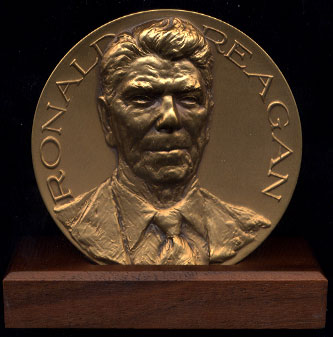  Ronald Reagan Bronze Medal 1981 Meddalic Art, Co 5.8 Ounces of Bronze Bronze Medal