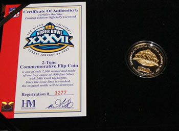 Super Bowl XXXVII 2 Tone CSuper Bowl XXXVII 2 Tone Commemorative Flip Coinommemorative Flip Coin